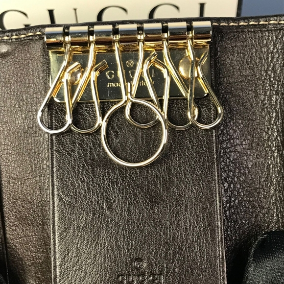 💯 Original GUCCIImprime Monogram GG Pierce 6 Key Case Black - Picture 9 of 16